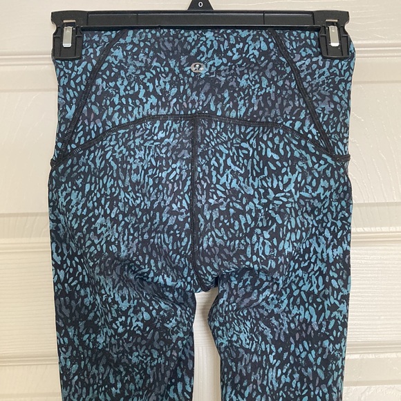 Lulu Lemon leggings - Picture 3 of 5